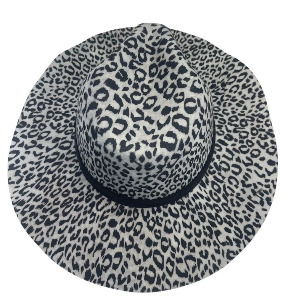 HAT animal cheetah leopard felt black white NWT - Picture 2 of 5